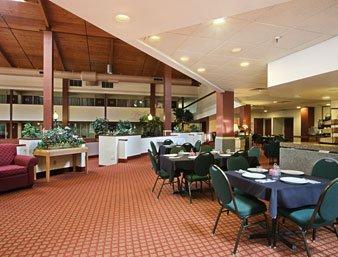 Отель Ramada Conference Center South Индианаполис Экстерьер фото